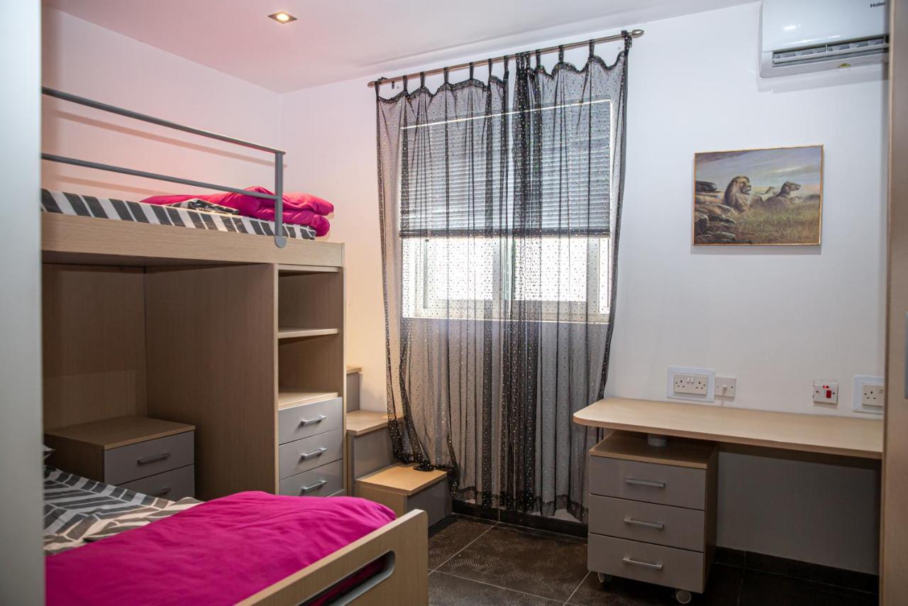 Dolmen Court Flat 10, Qawra Apartment St. Paul's Bay Bagian luar foto