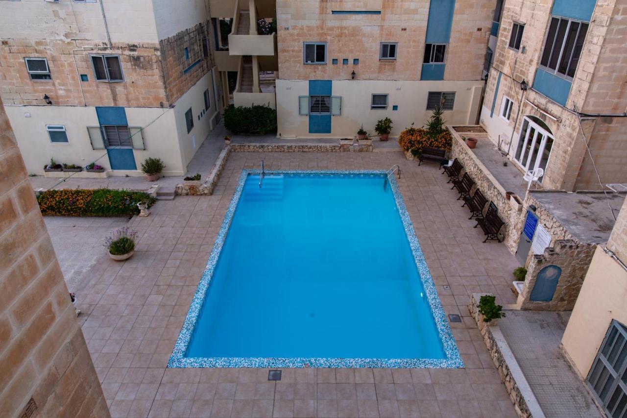 Dolmen Court Flat 10, Qawra Apartment St. Paul's Bay Bagian luar foto