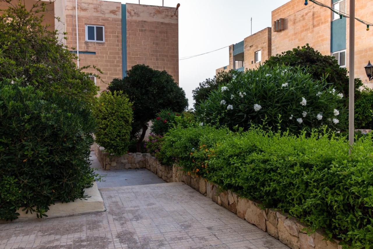 Dolmen Court Flat 10, Qawra Apartment St. Paul's Bay Bagian luar foto