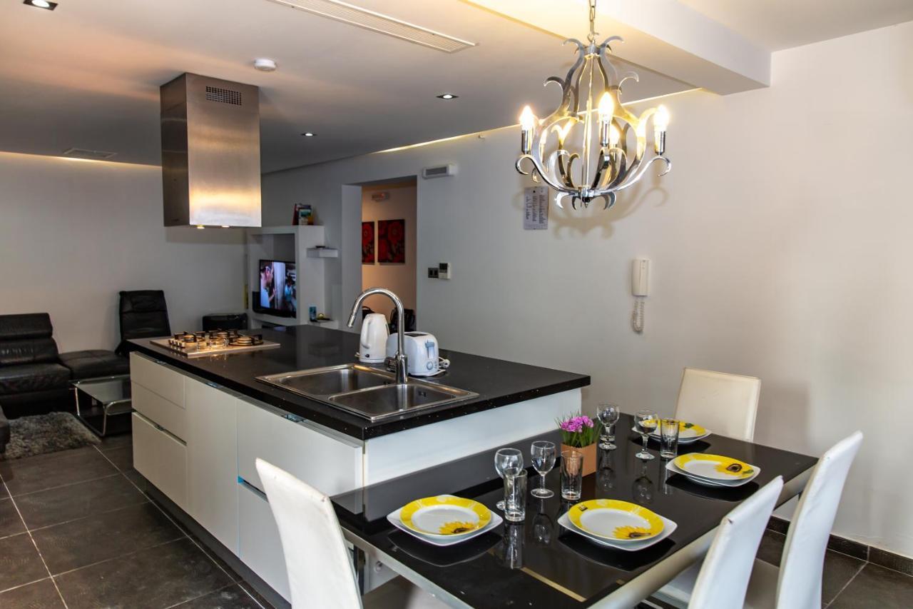 Dolmen Court Flat 10, Qawra Apartment St. Paul's Bay Bagian luar foto