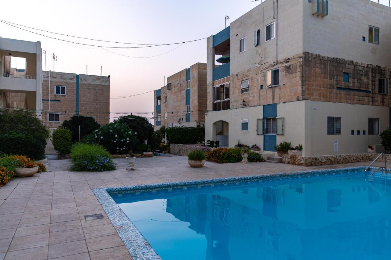 Dolmen Court Flat 10, Qawra Apartment St. Paul's Bay Bagian luar foto